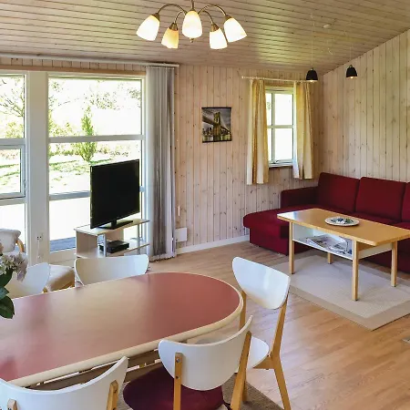 Hébergement de vacances Two-bedroom Holiday In *
